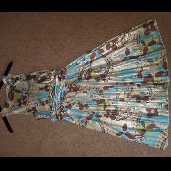 Dress - Picture 2 of 3